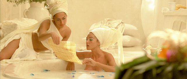Monica Bellucci nude – Asterix & Obelix: Mission Cleopatra (2002)