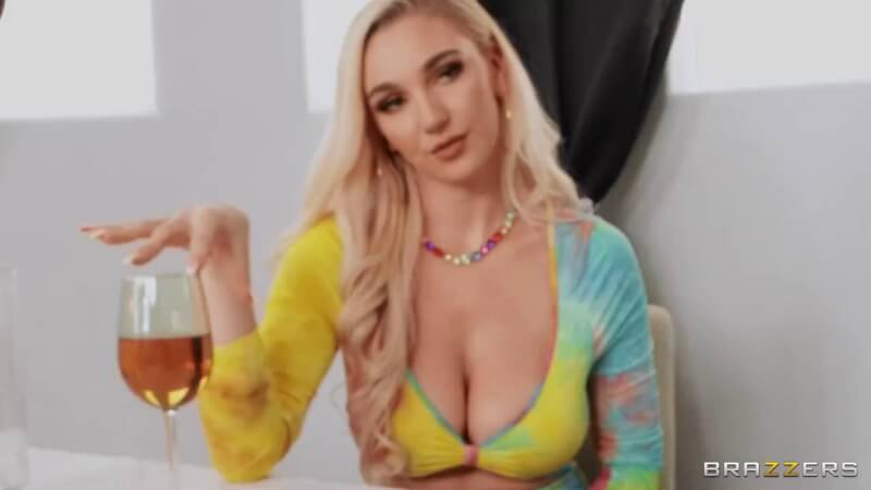 Kendra Sunderland – Sinner At Dinner
